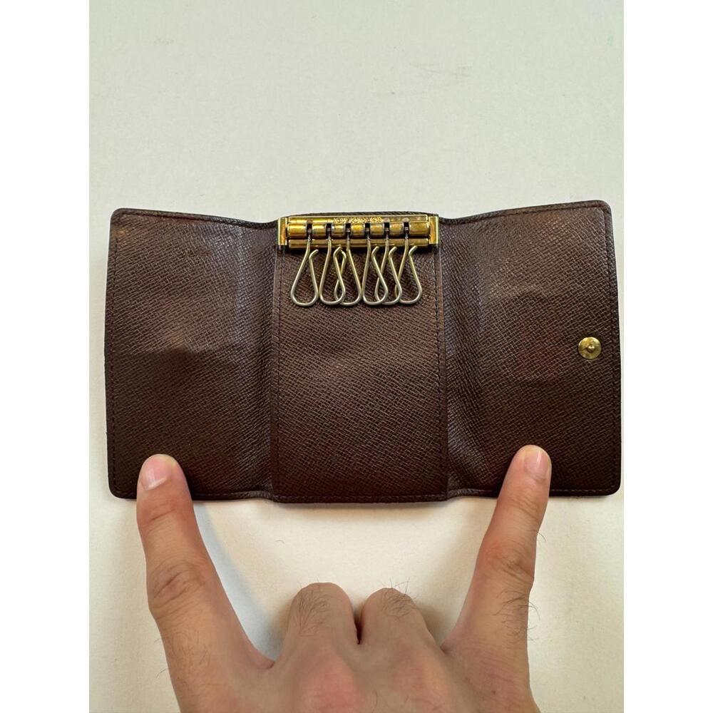 Louis Vuitton Keyholder - Picture 4 of 8